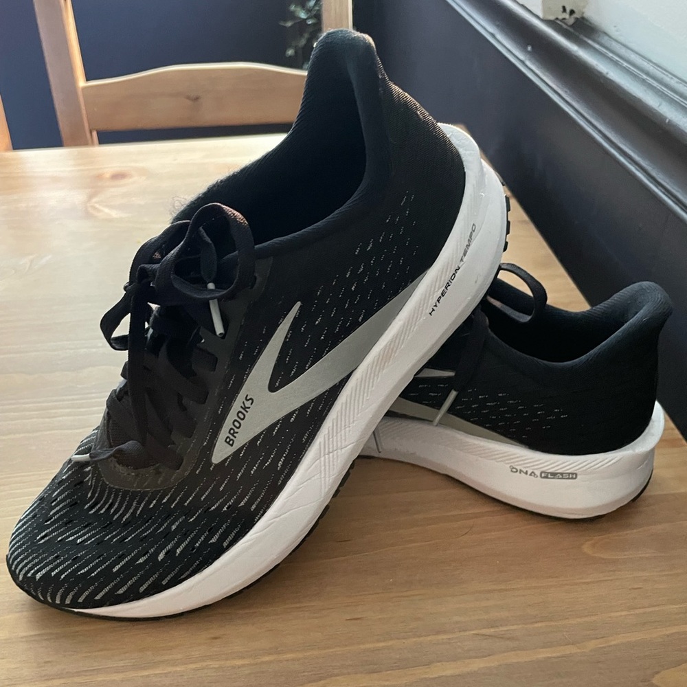 Womens brooks Hyperion Tempo running shoes
